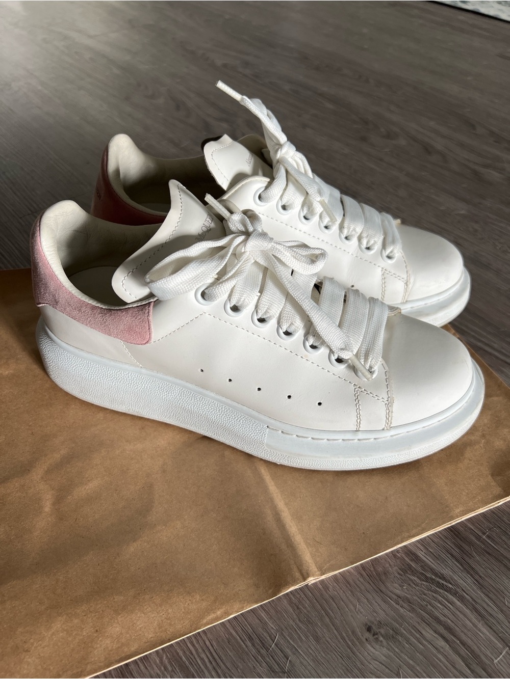 Alexander McQueen White Low-Top Sneakers with Pink Heel
